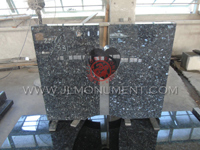 Labrador Bleu Monument