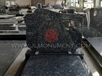Labrador Bleu Monument